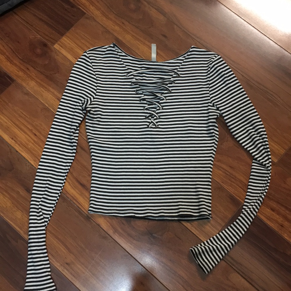 LF stores Emma and Sam ling sleeve Shirt size s